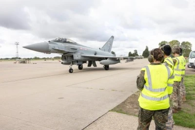 Eurofighter Typhoon tedarik projesi kapsamında İngiltere&rsquo;de u&ccedil;ak bakım tesisleri incelendi