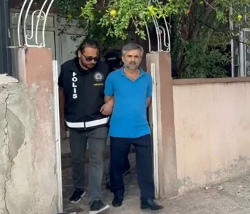 Ev giren polisler g&ouml;zlerine inanamadı