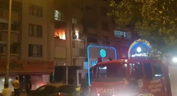 Evde &ccedil;ıkan yangın korkuttu