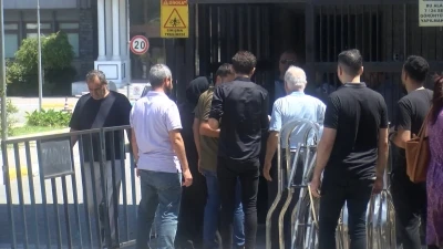 Evinde &ouml;l&uuml; bulunan ekonomistin cenazesi yakınları tarafından teslim alındı