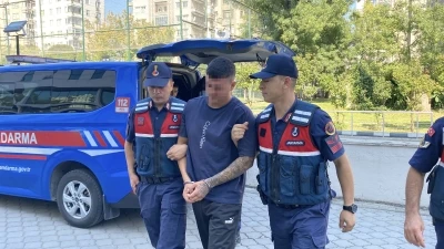 Evinden zorla alıp, g&ouml;t&uuml;rd&uuml;kleri boş arazide darbettiler
