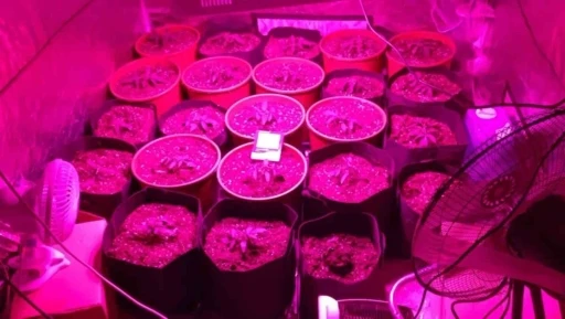 Evini uyuşturucu imalathanesine d&ouml;n&uuml;şt&uuml;ren ş&uuml;pheli 