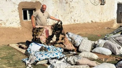 Evleri bilinmeyen nedenle alev alıyor, sığındıkları komşularının evi de yandı