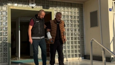 Evlerinde uyuşturucu ile yakalanan 2 ş&uuml;pheli tutuklandı