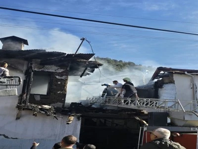 Evli &ccedil;ift, evdeki yangında &ouml;ld&uuml; 