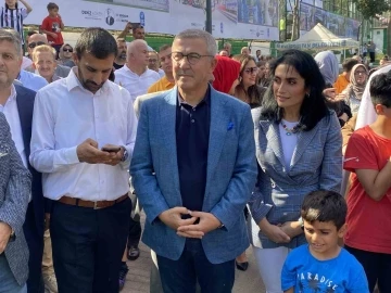 Ey&uuml;psultan Belediyesi, Parseller Spor Sahası&rsquo;nı futbolseverlerle buluşturdu
