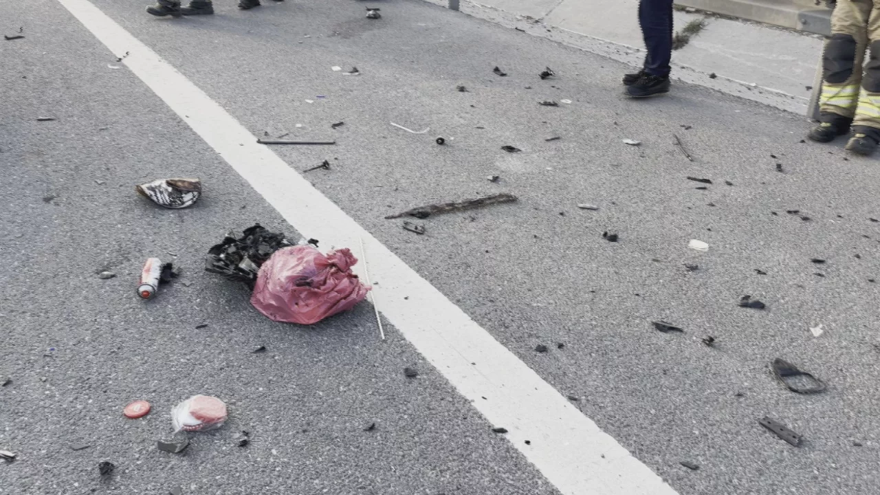 Ey&uuml;psultan TEM Otoyolu'nda zincirleme kaza: 1 &ouml;l&uuml; 1 yaralı