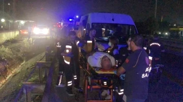 Fabrika servisleri &ccedil;arpıştı: 12 iş&ccedil;i yaralı