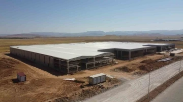 Fabrikalar bir bir y&uuml;kseliyor, tamamlandığında 40 bin kişiye istihdam sağlayacak
