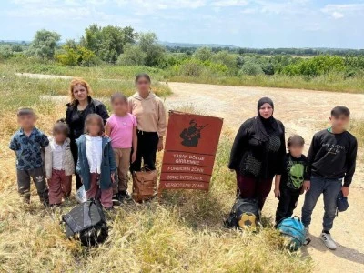 Farklı &uuml;lkelere ait &ccedil;ok sayıda g&ouml;&ccedil;men sınır b&ouml;lgesinde yakalandı