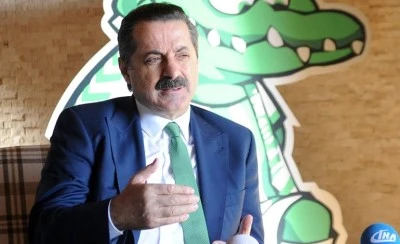 Faruk &Ccedil;elik'ten şimdi de prim jesti !