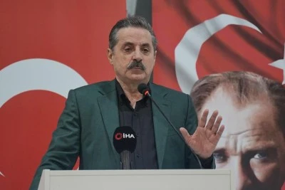 Faruk &Ccedil;elik: T&uuml;rkiye'nin g&uuml;&ccedil;lenmesi, y&uuml;celmesi i&ccedil;in el birliğiyle gayret i&ccedil;erisindeyiz