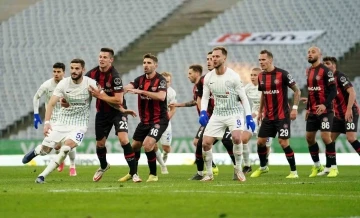 Fatih Karag&uuml;mr&uuml;k ile &Ccedil;aykur Rizespor 6. randevuda

