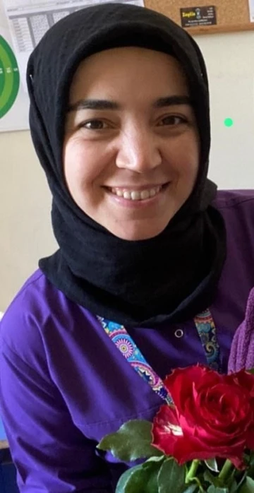 Fazilet hemşire sevenlerini &uuml;zd&uuml;
