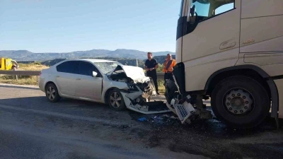 Feci kazada anne ve kızı &ouml;ld&uuml;, baba ağır yaralandı