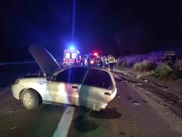 Feci kazada otomobil ikiye b&ouml;l&uuml;nd&uuml;: Nişanlı &ccedil;ift, nikahtan 1 g&uuml;n &ouml;nce hayatını kaybetti
