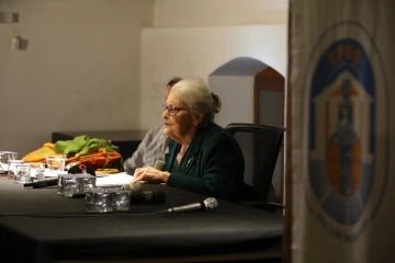 Felsefenin duayeni Ku&ccedil;uradi, felsefeyi anlattı