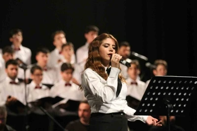 Fen Lisesi&rsquo;nden t&uuml;rk&uuml; ve enstr&uuml;man dinletisi
