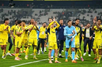 Fenerbah&ccedil;e, 2-0 geriden gelerek derbiyi kazandı