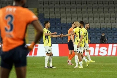 Fenerbah&ccedil;e, Başakşehir&rsquo;e karşı &uuml;st &uuml;ste 7. ma&ccedil;ını kazandı
