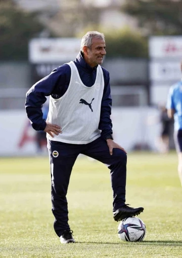 Fenerbah&ccedil;e, bir kez daha İsmail Kartal&rsquo;a emanet
