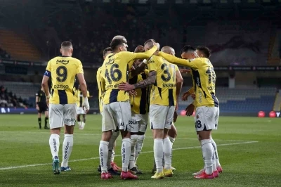 Fenerbah&ccedil;e, deplasmanda &uuml;st &uuml;ste 4. ma&ccedil;ını kazandı
