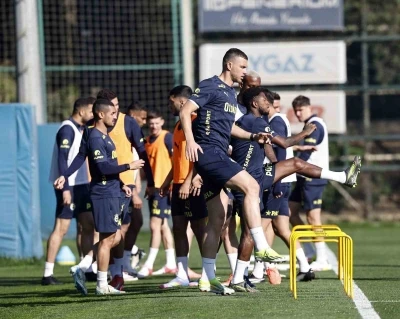 Fenerbah&ccedil;e, Ey&uuml;pspor ma&ccedil;ı hazırlıklarına başladı
