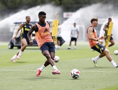 Fenerbah&ccedil;e, Feyenoord ma&ccedil;ı hazırlıklarına devam etti