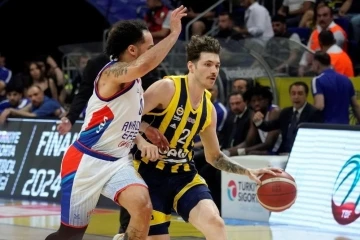 Fenerbah&ccedil;e, final serisinin 4. ma&ccedil;ında Efes&rsquo;i ağırlayacak