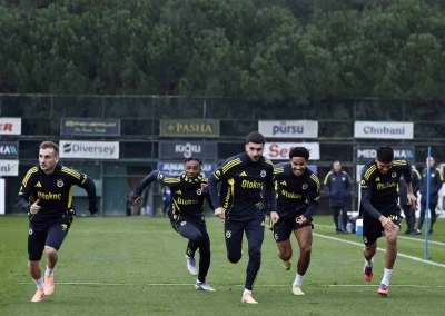 Fenerbah&ccedil;e, Galatasaray ma&ccedil;ı hazırlıklarını tamamladı
