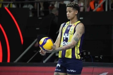 Fenerbah&ccedil;e Kadın Voleybol Takımı, 4 isimle s&ouml;zleşme yeniledi
