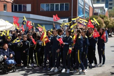 Fenerbah&ccedil;e kuruluşunun 118. yılını t&ouml;renle kutladı
