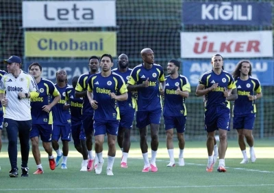 Fenerbah&ccedil;e, Lyon ma&ccedil;ının hazırlıklarını s&uuml;rd&uuml;rd&uuml;