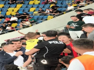 Fenerbah&ccedil;e ma&ccedil;ında &ccedil;ocuğun formasının &ccedil;ıkarılmasına ilişkin soruşturmada 1 g&ouml;zaltı