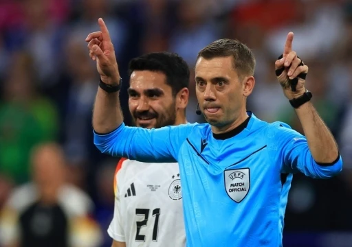 Fenerbah&ccedil;e - Manchester United ma&ccedil;ında Clement Turpin d&uuml;d&uuml;k &ccedil;alacak