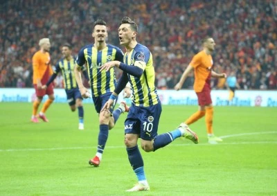 Fenerbah&ccedil;e'nin, Galatasaray derbilerinde golleri yabancılardan