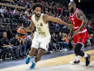 Fenerbah&ccedil;e, Olympiakos deplasmanından galibiyetle d&ouml;nd&uuml;