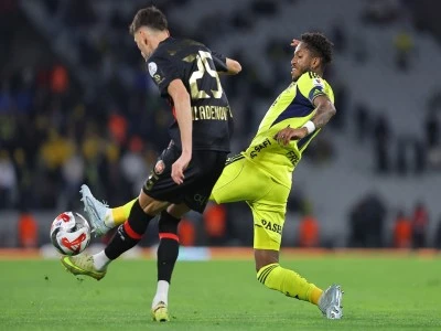 Fenerbah&ccedil;e son 4 haftada 7 puan kaybetti