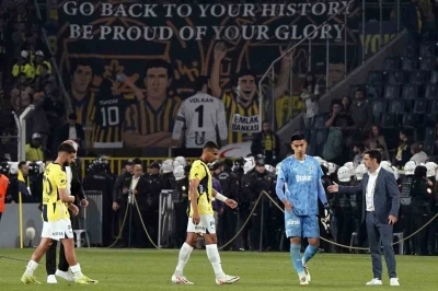 Fenerbah&ccedil;e, son 4 haftaya 8 puan geride giriyor

