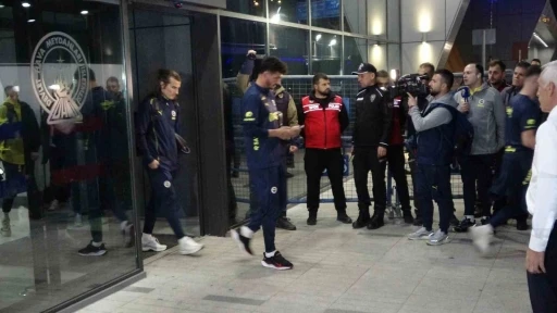 Fenerbah&ccedil;e, Trabzon&rsquo;da