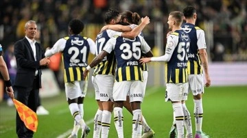 Fenerbah&ccedil;e, zirve yarışında hata yapmadı