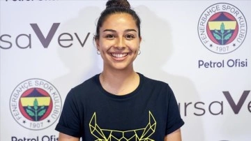 Fenerbah&ccedil;eli kadın futbolcu G&ouml;knur G&uuml;lery&uuml;z'&uuml;n milli tercihi T&uuml;rkiye oldu