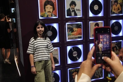 Ferdi Tayfur Sanat Merkezi ve M&uuml;zesi t&ouml;renle a&ccedil;ıldı