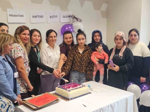 Fethi Sekin Şehir Hastanesinde D&uuml;nya Premat&uuml;re G&uuml;n&uuml; kutlandı
