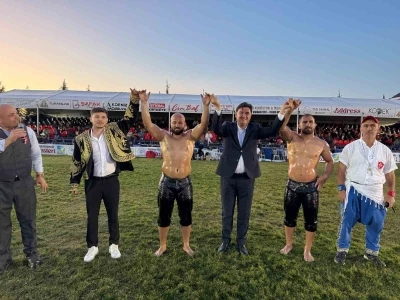 Fethiye&rsquo;de yağlı g&uuml;reşlerin kazananı Feyzullah Akt&uuml;rk oldu
