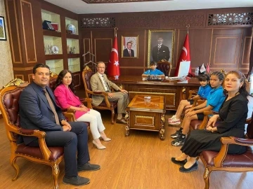 Fethiye Kaymakamı Ertaş, makamını &ccedil;ocuklara bıraktı
