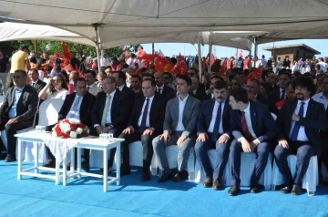 Fetih g&uuml;n&uuml;nde Ani&rsquo;de sela sesleri y&uuml;kseldi