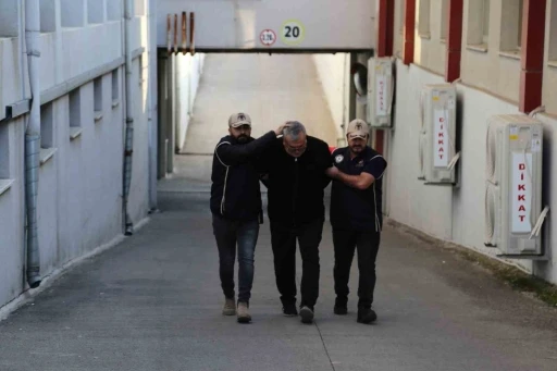 FET&Ouml;&rsquo;den aranan eski 4. sınıf emniyet m&uuml;d&uuml;r&uuml; Adana&rsquo;da yakalandı
