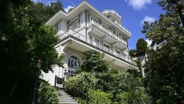 FET&Ouml; firarisi Akın İpek&rsquo;in yalısı rekor fiyata satıldı