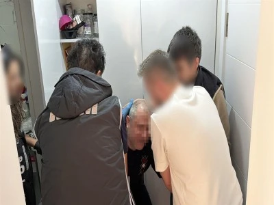 FET&Ouml;'n&uuml;n s&ouml;zde 'k&ouml;yler abisi', &ccedil;amaşır makinesinin arkasındaki gizli b&ouml;lmede yakalandı